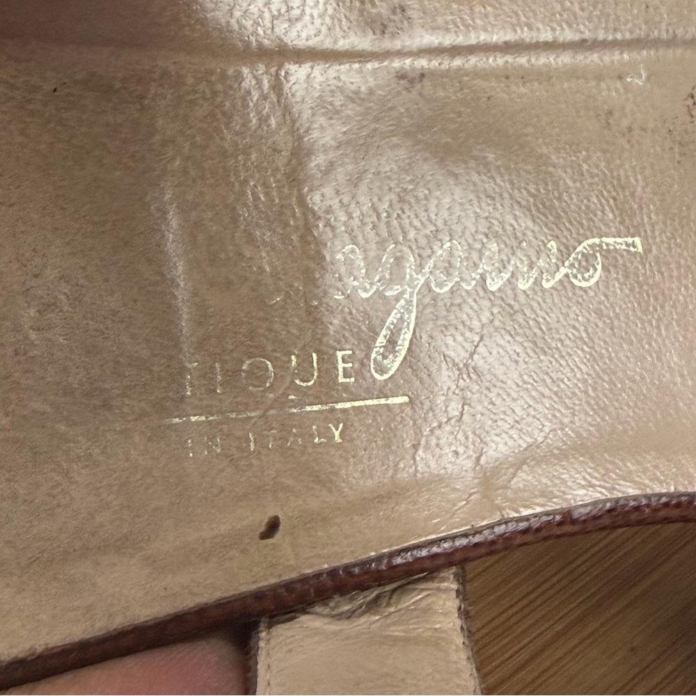 Salvatore Ferragamo Elegant Brown Leather Sandals - Picture 11 of 11